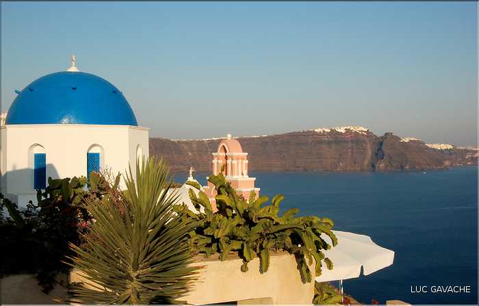 Ville de Oia sur l'île de Santorin, les Cyclades (11)