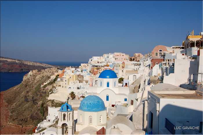 Ville de Oia sur l'île de Santorin, les Cyclades (24)