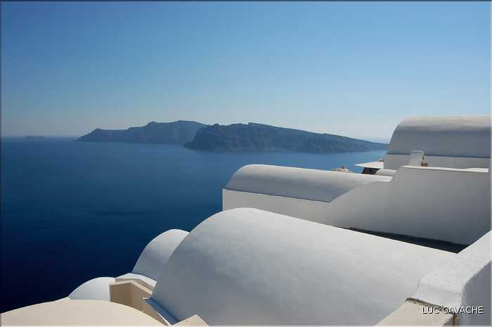Ville de Oia sur l'île de Santorin, les Cyclades (44)