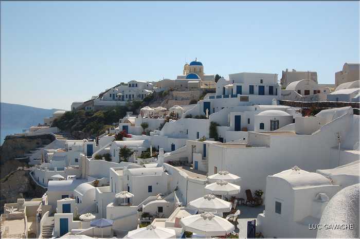 Ville de Oia sur l'île de Santorin, les Cyclades (47)