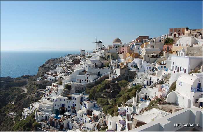 Ville de Oia sur l'île de Santorin, les Cyclades (53)