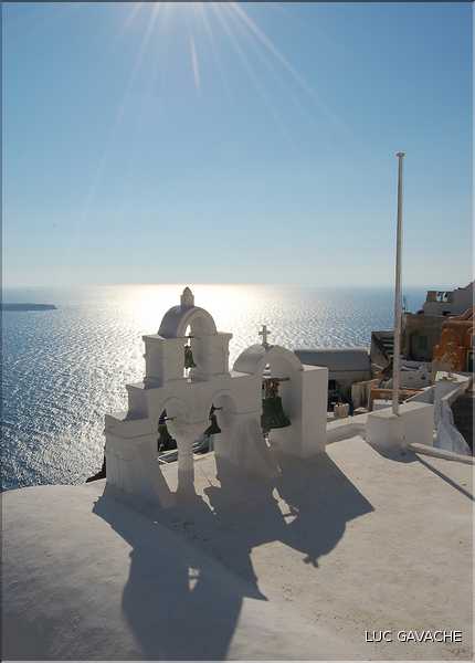 Ville de Oia sur l'île de Santorin, les Cyclades (55)