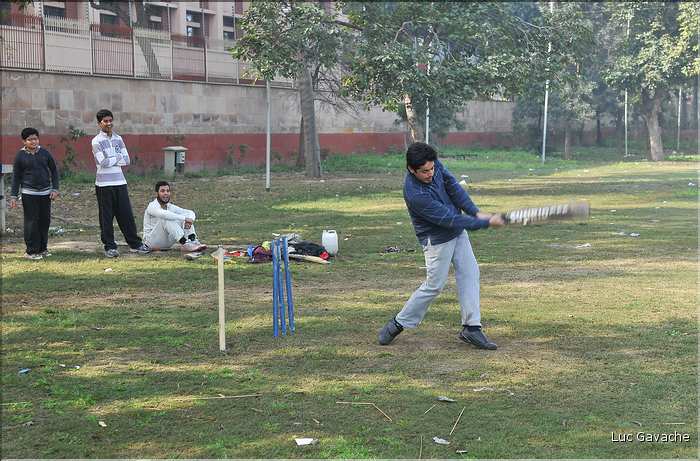 Partie de  Cricket devant le Parlement, New Dehli. (2)