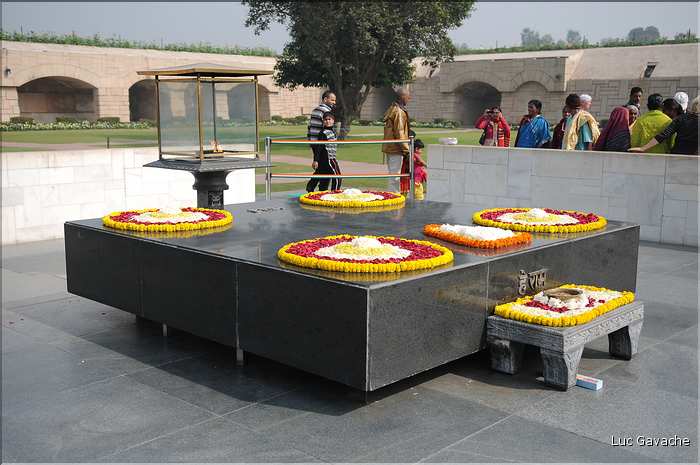 Gandhi est omniprésent à New Dehli, ici le Raj Ghat lieu de son incinération. (2)