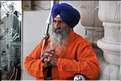 Les gardiens du Temple Sikh de New Delhi. (1)