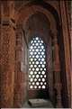 Le complexe de Qutub-Minar commença à être édifié par les Musulmans à la fin du XII ème siècle. (4)