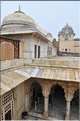 Situé à 11 km de Japur sur l'ancienne la route de Delhi, la forteresse d'Amber fut rebâtie au XVI ème siécle. (51)