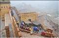 Situé à 11 km de Japur sur l'ancienne route de Delhi, la forteresse d'Amber fut rebâtie au XVI ème siécle. (28)