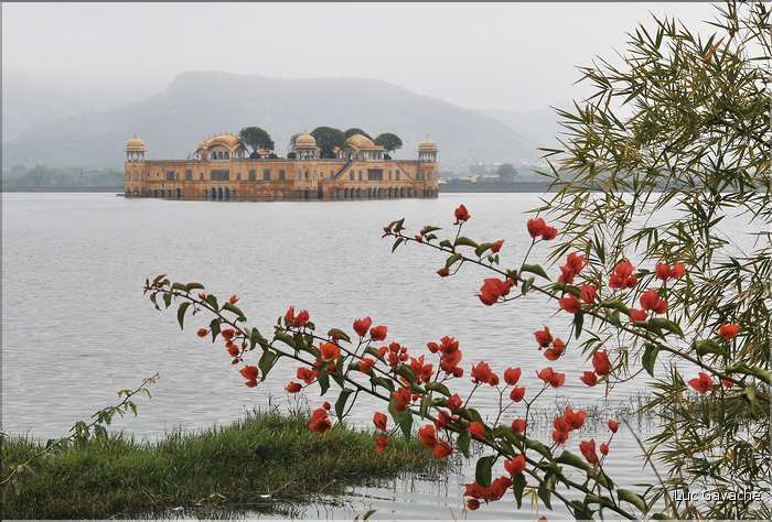 Palais flottant de Jal Mahal fut édifié à la fin du XVIII ème siècle. Japur (2)