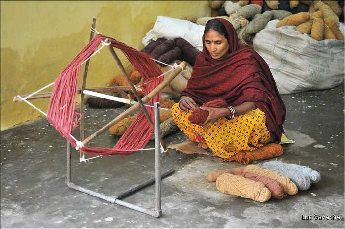 Fabrique de tapis artisanaux à Japur. (4)