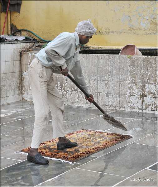 Fabrique de tapis artisanaux à Japur. (6)