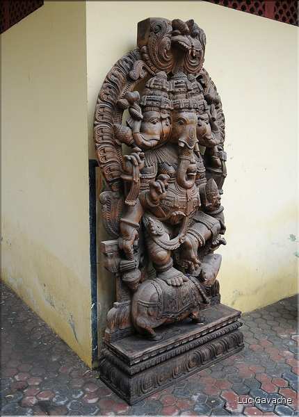 Fabrique de tapis artisanaux à Japur. (10)