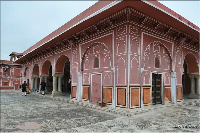 Le City Palace -XVIII ème siècle- est toujours habité par le Maharadja de Japur. (6)