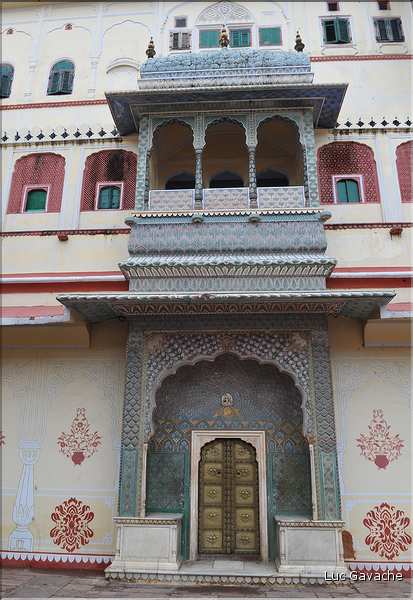 Le City Palace -XVIII ème siècle- est toujours habité par le Maharadja de Japur. (25)