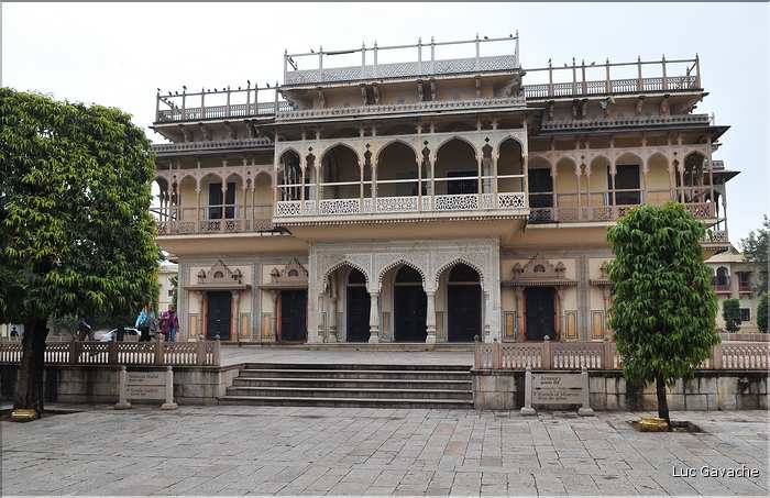 Le City Palace -XVIII ème siècle- est toujours habité par le Maharadja de Jaïpur. (32)
