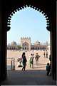 L'ancienne capitale de Fatehpur Sikril, érigée au XVI ème siècle, ne fut occupée que 10 ans par manque d'eau. (48)