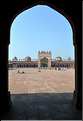 L'ancienne capitale de Fatehpur Sikril, érigée au XVI ème siècle, ne fut occupée que 10 ans par manque d'eau. (51)