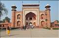 La porte d'entrée du Taj Mahal. Agra. (2)