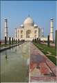 Le Taj Mahal fut édifié au milieu du XVII ème siècle pour servir de sépulture à l'une des femmes de l'empereur Shah Jahan. Agra. (11)