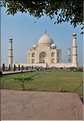 Le Taj Mahal fut édifié au milieu du XVII ème siècle pour servir de sépulture à l'une des femmes de l'empereur Shah Jahan. Agra. (12)
