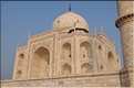 Le Taj Mahal fut édifié au milieu du XVII ème siècle pour servir de sépulture à l'une des femmes de l'empereur Shah Jahan. Agra. (22)
