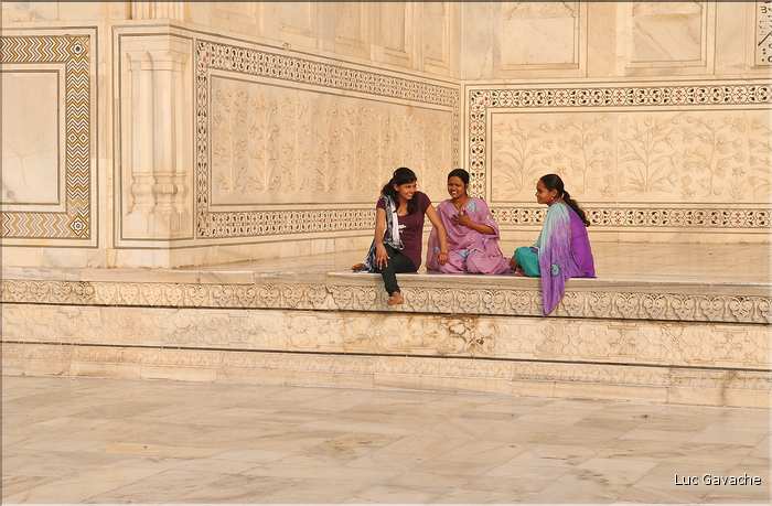 Le Taj Mahal fut édifié au milieu du XVII ème siècle pour servir de sépulture à l'une des femmes de l'empereur Shah Jahan. Agra. (35)