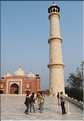 Le Taj Mahal fut édifié au milieu du XVII ème siècle pour servir de sépulture à l'une des femmes de l'empereur Shah Jahan. Agra. (40)