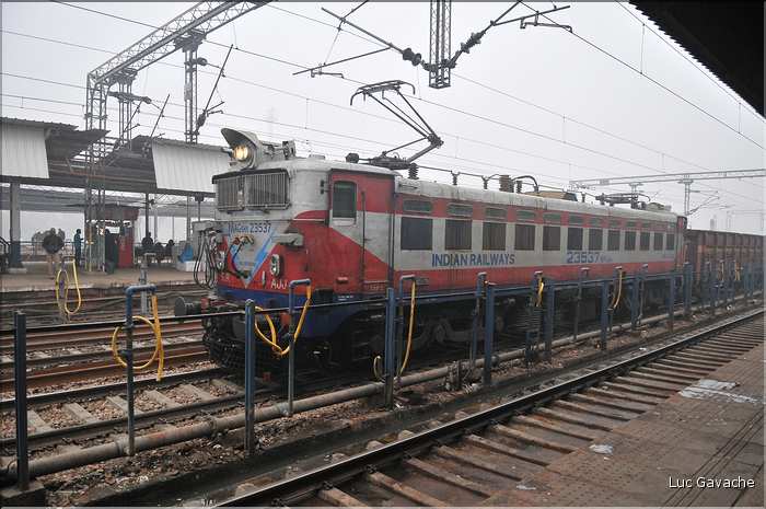 La gare ferroviaire d'Agra. (10)