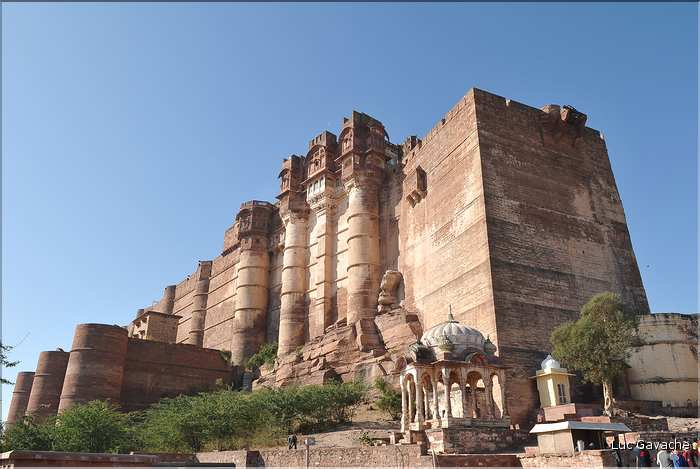 La forteresse de Mehrangarh -XV ème siècle- domine Jodhpur surnommée la ville bleu. (3)