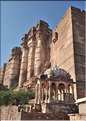 La forteresse de Mehrangarh -XV ème siècle- domine Jodhpur surnommée la ville bleu. (4)