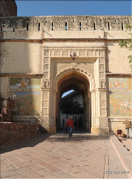 La forteresse de Mehrangarh -XV ème siècle- domine Jodhpur surnommée la ville bleu. (5)