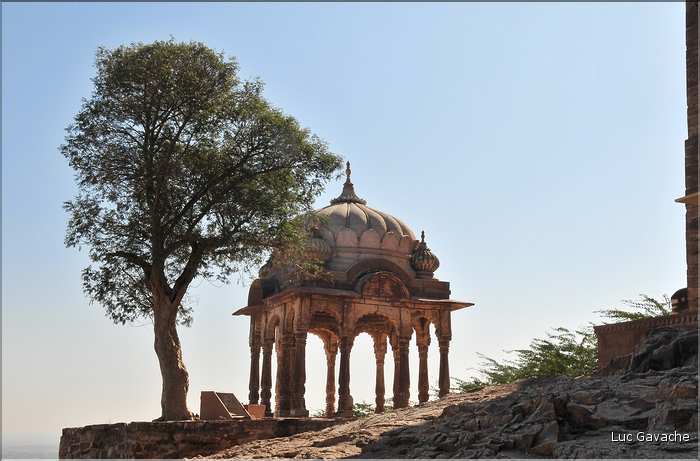 La forteresse de Mehrangarh -XV ème siècle- domine Jodhpur surnommée la ville bleu. (7)