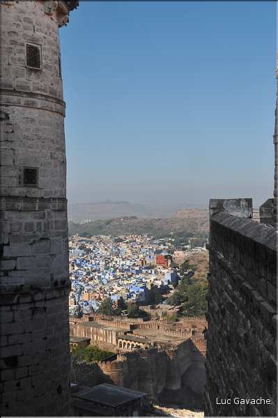 La forteresse de Mehrangarh -XV ème siècle- domine Jodhpur surnommée la ville bleu. (24)