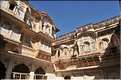 La forteresse de Mehrangarh -XV ème siècle- domine Jodhpur surnommée la ville bleu. (53)