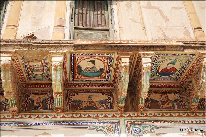 Les Haveli de Mandawa -maisons ornées de fresques colorées- sont surnommées la galerie d'art du Rajasthan. (22)