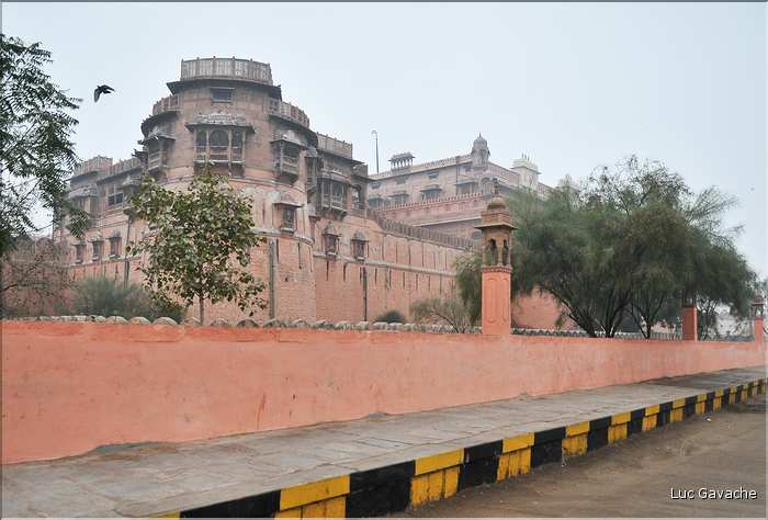 Le fort de Junaggarh, qui date du XVI ème siècle, abritait les Maharadja de Bikaner. (1)