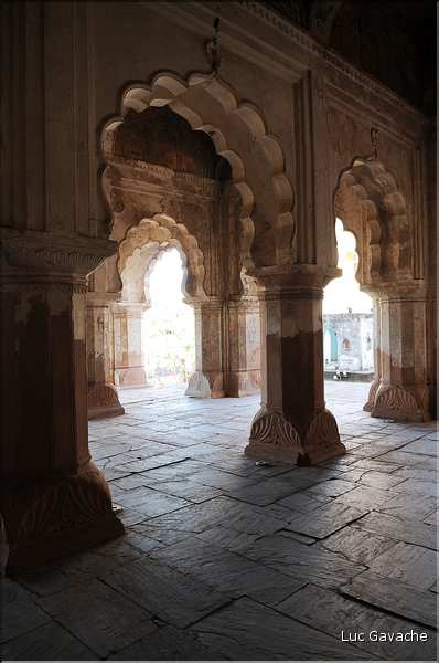L'enceinte de la forteresse d'Orcha abrite les deux palais de Jahangir -XVII ème siècle- et de Rajah -XVI ème siècle. (7)