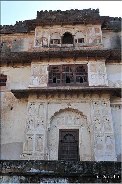 L'enceinte de la forteresse d'Orcha abrite les deux palais de Jahangir -XVII ème siècle- et de Rajah -XVI ème siècle. (9)