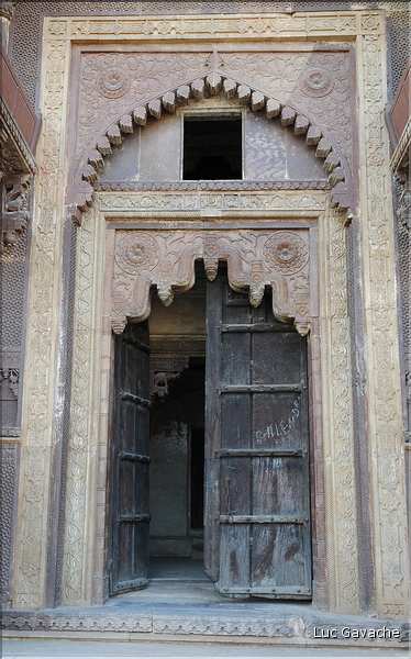 L'enceinte de la forteresse d'Orcha abrite les deux palais de Jahangir -XVII ème siècle- et de Rajah -XVI ème siècle. (31)
