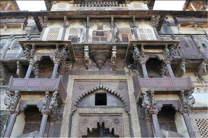 L'enceinte de la forteresse d'Orcha abrite les deux palais de Jahangir -XVII ème siècle- et de Rajah -XVI ème siècle. (33)