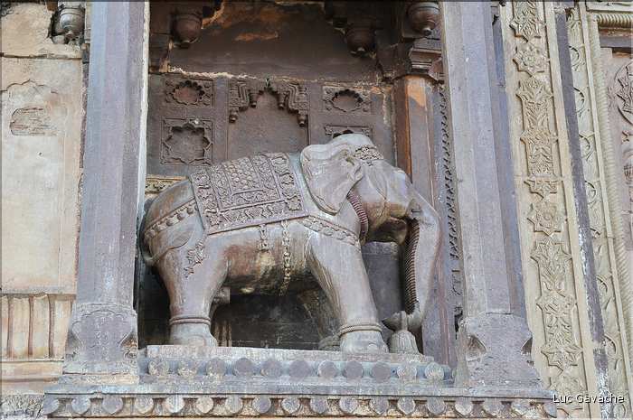 L'enceinte de la forteresse d'Orcha abrite les deux palais de Jahangir -XVII ème siècle- et de Rajah -XVI ème siècle. (35)