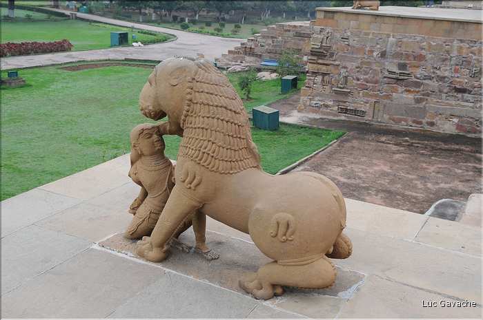 Le temple de Devi Jagadambi qui est dédié à Parvati épouse de Shiva fut édifié vers l'an 1000. Khajuraho. (33)