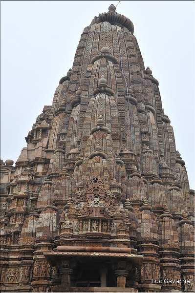 Daté de 1025, le temple de Kandariya est dédié à Shiva. Khajuraho. (6)