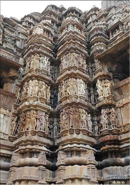 Daté de 1025, le temple de Kandariya est dédié à Shiva. Khajuraho. (8)