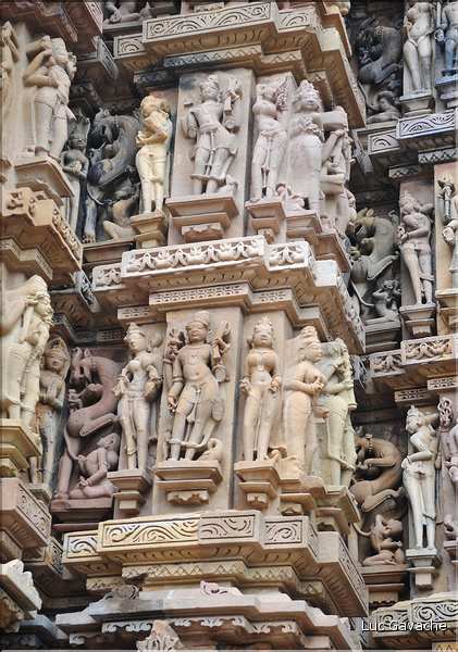 Daté de 1025, le temple de Kandariya est dédié à Shiva. Khajuraho. (14)