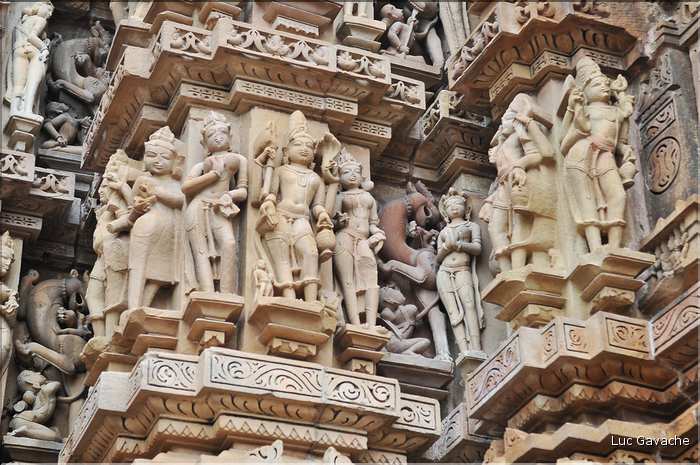 Daté de 1025, le temple de Kandariya est dédié à Shiva. Khajuraho. (15)