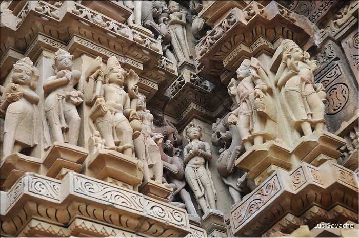 Daté de 1025, le temple de Kandariya est dédié à Shiva. Khajuraho. (19)