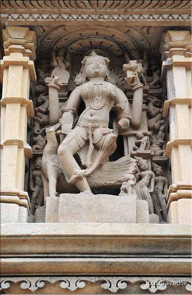 Daté de 1025, le temple de Kandariya est dédié à Shiva. Khajuraho. (21)