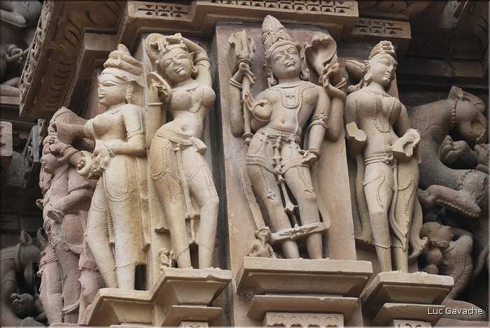 Daté de 1025, le temple de Kandariya est dédié à Shiva. Khajuraho. (35)
