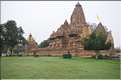 Le temple de Lakshmana qui fut érigé en 954, est également dédié à Shiva. Khajuraho. (2)